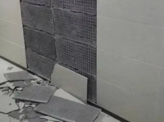 赤坎瓷砖空鼓维修公司分享下赤坎墙砖松动维修的知识